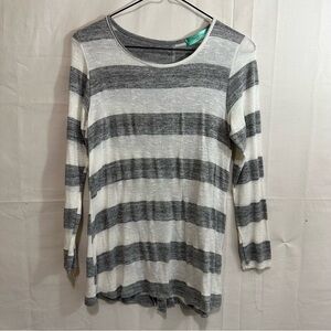 Chris & Carol Womens Lightweight Gray White Striped Shirt w/Back Buttons Med